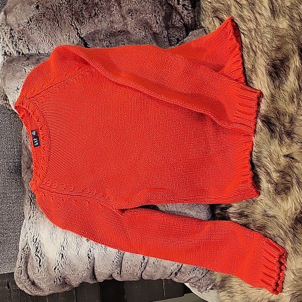 GAP Size Medium Cable Sweater